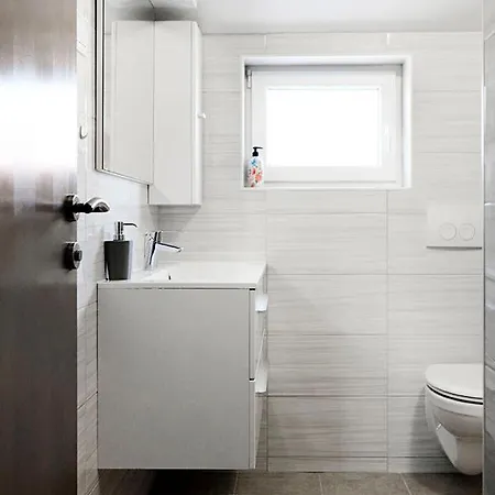 Sunshine Apartment *